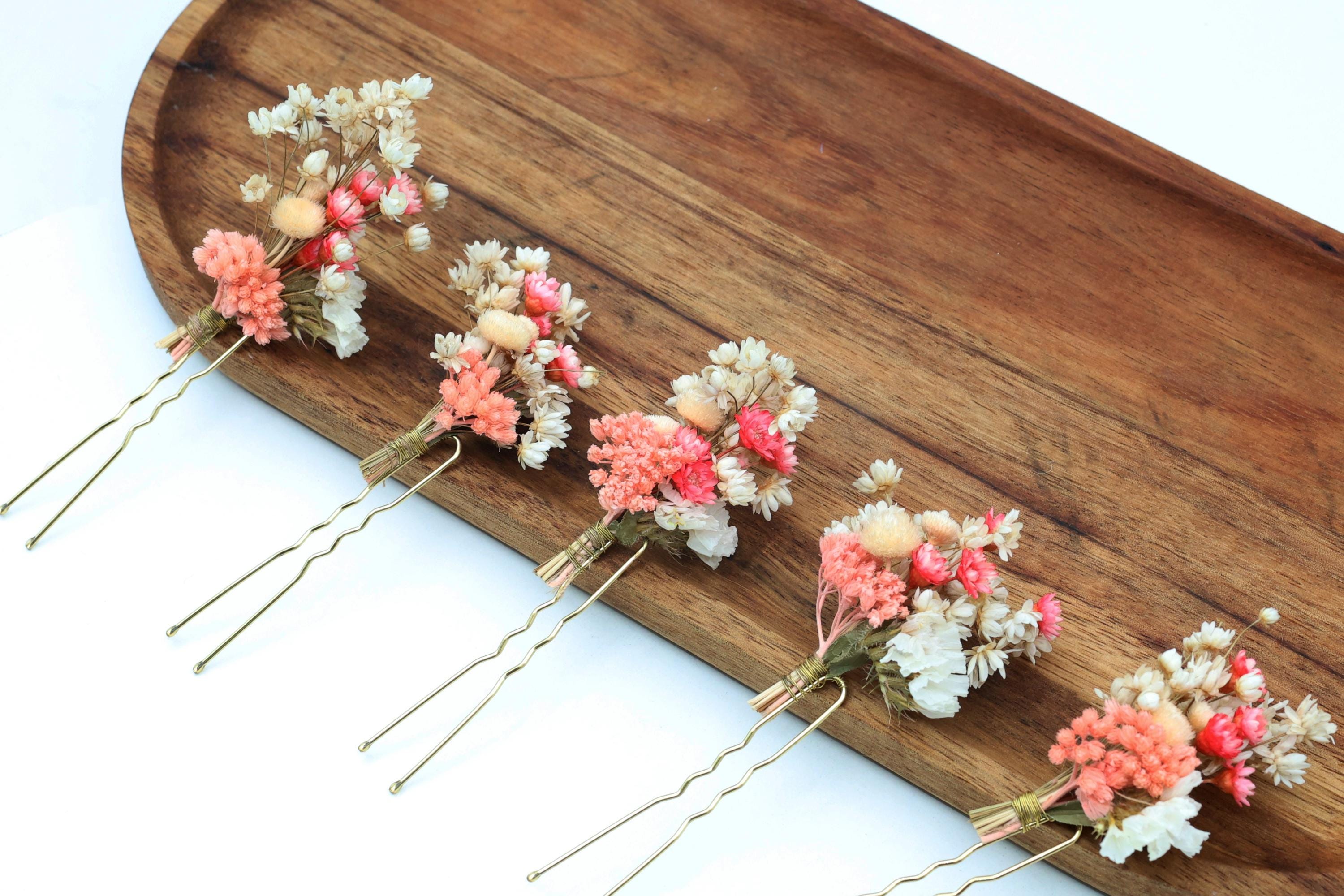 Rosa Braut-Haarnadeln mit Trockenblumen, Schleierkrautblüten in Weiß, Handgefertigte Blütenaccessoires