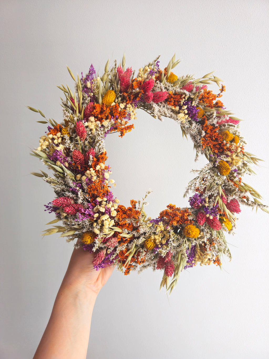 Bunter Kranz mit getrockneten Wildblumen, Tür oder Tisch Blumenarrangement