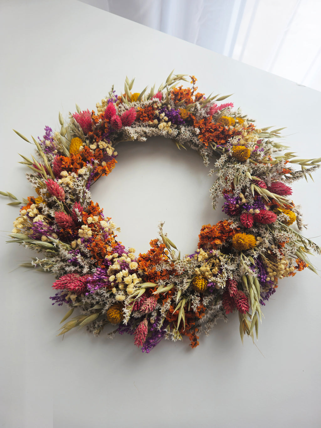 Bunter Kranz mit getrockneten Wildblumen, Tür oder Tisch Blumenarrangement