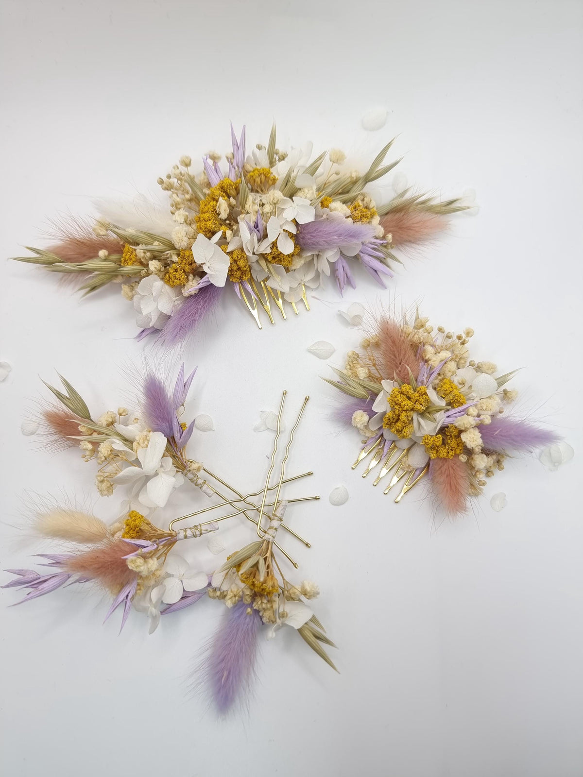 Hochzeits-Set in Lavendel und Gelb: Braut- und Brautjungfernstrauß, Blumen-Haarkamm, Hochzeitsdekoration