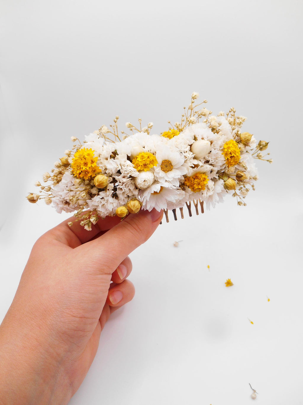 Haarkamm mit getrockneten weißen Gänseblümchen, Haarkamm mit getrockneten Elfenbein- & Goldblumen | Vintage Brautkopfschmuck, rustikaler Hochzeitsgast-Gänseblümchen-Clip, Boho-Chic Brautjungfern-Haarschmuck