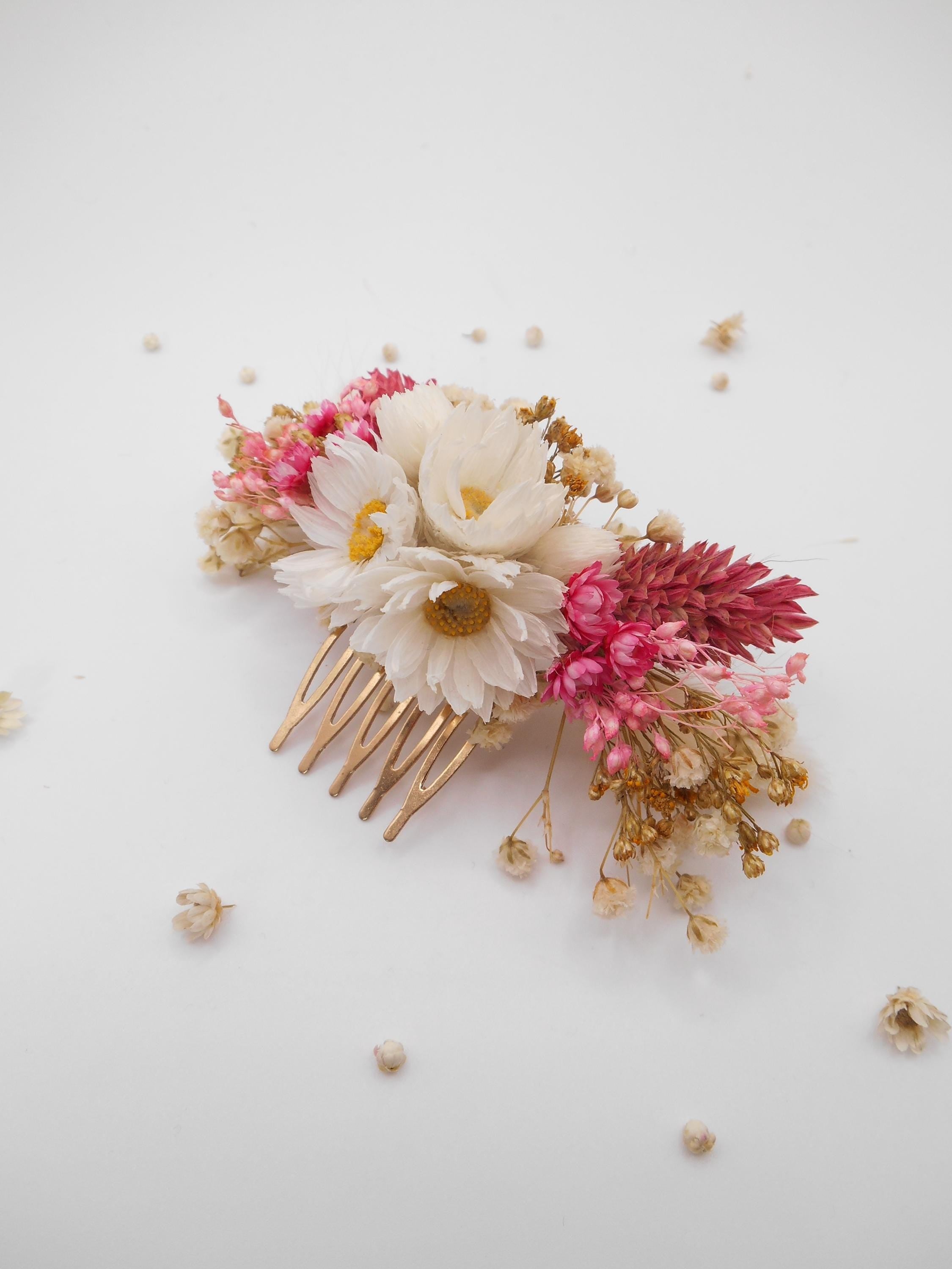 Rosa Haarkamm mit getrockneten Blumen und Gänseblümchen, Boho Braut Haarschmuck, romantischer Haarklammer für Hochzeitsgäste, florale Accessoires für Junggesellinnenabschied