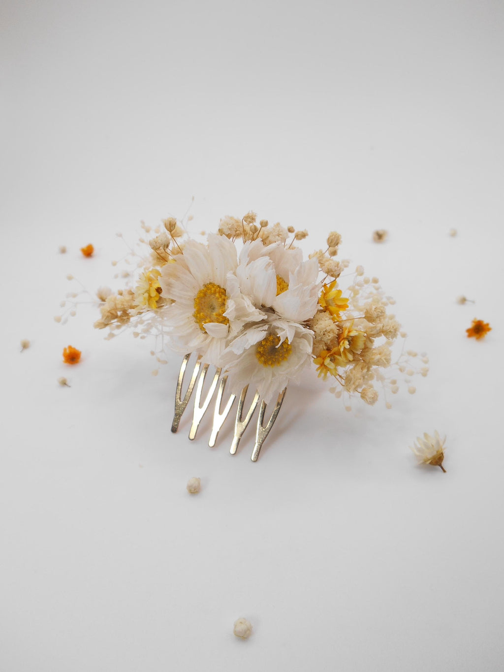 Gänseblümchen und Schleierkraut Kleiner Haarkamm Gelbe Trockenblumen, Zierlicher Weißer Trockenblumen Haarkamm, Minimalistischer Gänseblümchen Brautclip, Zartes Hochzeitshaar Accessoire