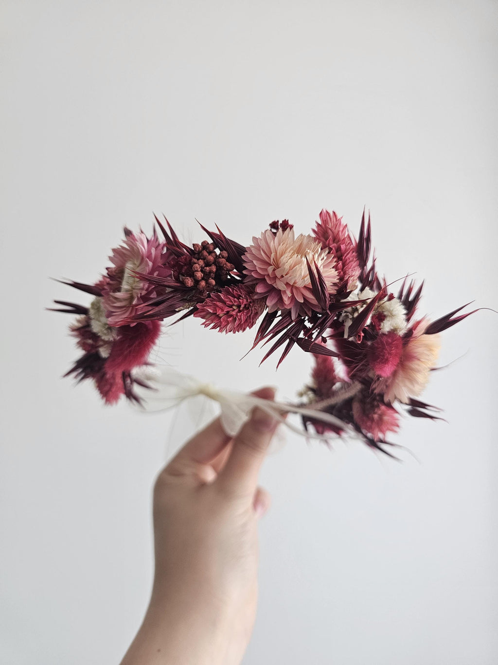 Crimson Red Bridal Kopfkranz, Dramatische Hochzeit Blumen Stirnband, Burgunderfarbene Blumenkrone