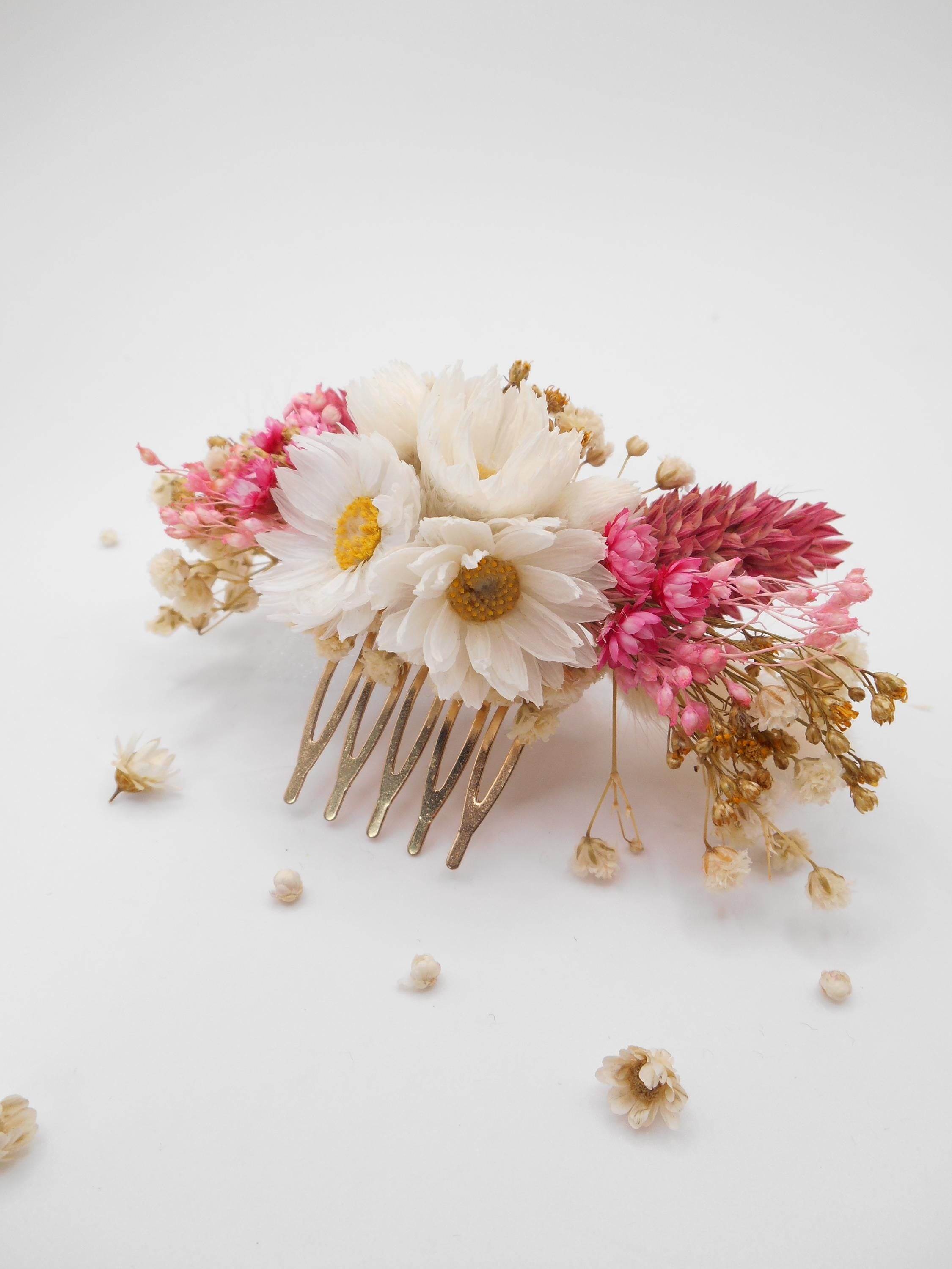 Rosa Haarkamm mit getrockneten Blumen und Gänseblümchen, Boho Braut Haarschmuck, romantischer Haarklammer für Hochzeitsgäste, florale Accessoires für Junggesellinnenabschied