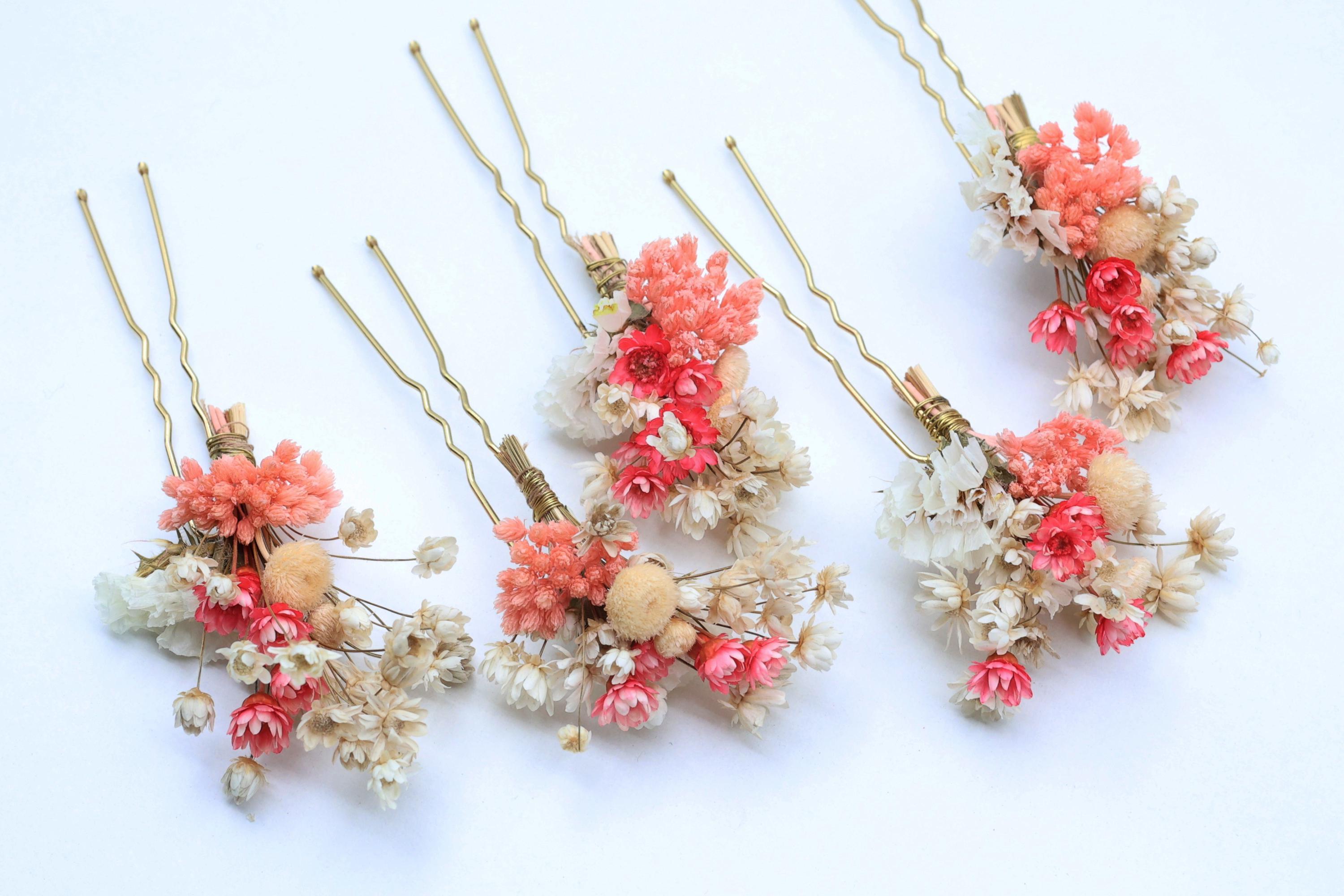 Rosa Braut-Haarnadeln mit Trockenblumen, Schleierkrautblüten in Weiß, Handgefertigte Blütenaccessoires
