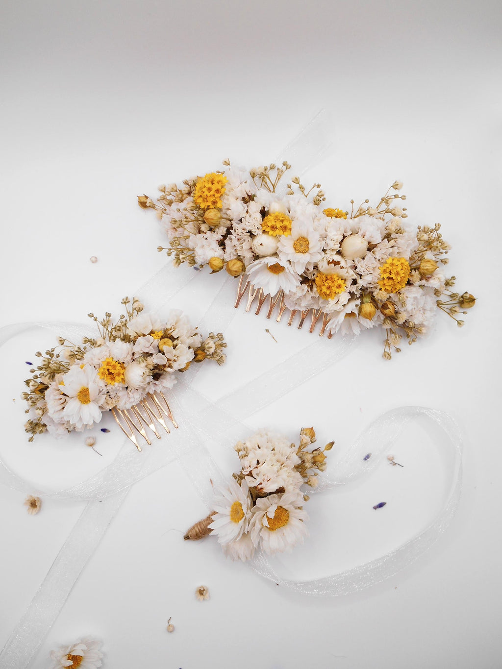 Haarkamm mit weißer Margerite & Schleierkraut | Klassischer Braut-Haarschmuck aus Trockenblumen, minimalistisches Accessoire für Hochzeitsgäste, elegante Blumenklammer