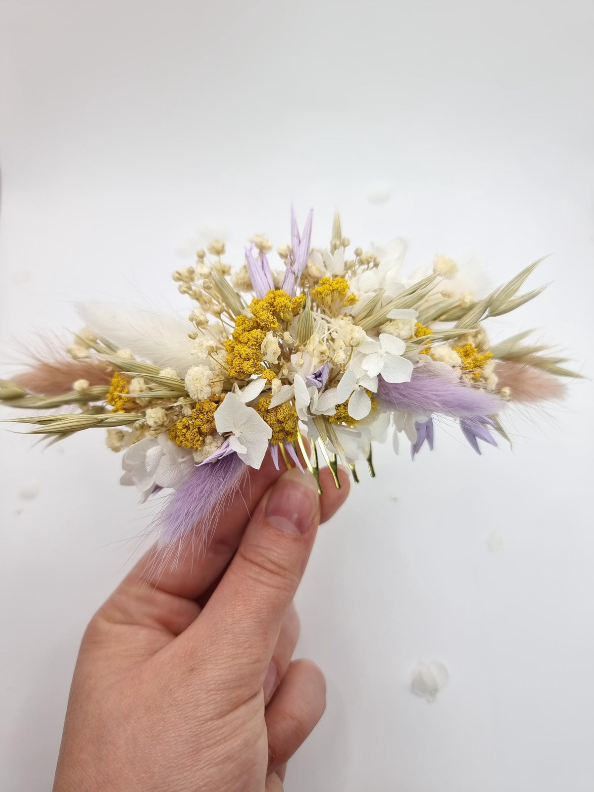 Hochzeits-Set in Lavendel und Gelb: Braut- und Brautjungfernstrauß, Blumen-Haarkamm, Hochzeitsdekoration