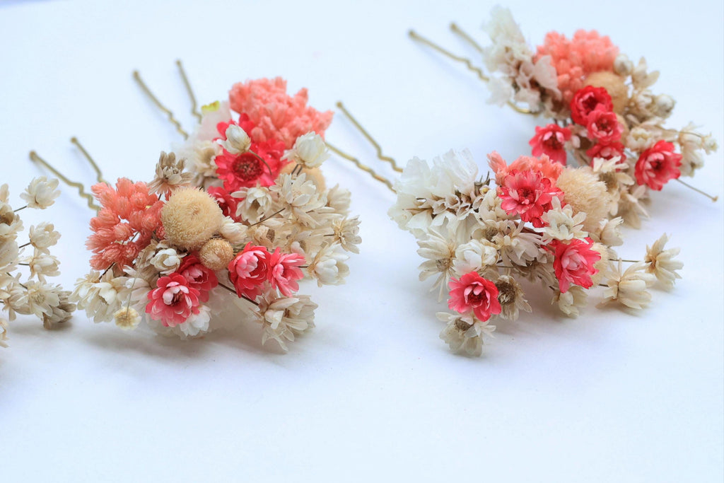 Rosa Braut-Haarnadeln mit Trockenblumen, Schleierkrautblüten in Weiß, Handgefertigte Blütenaccessoires