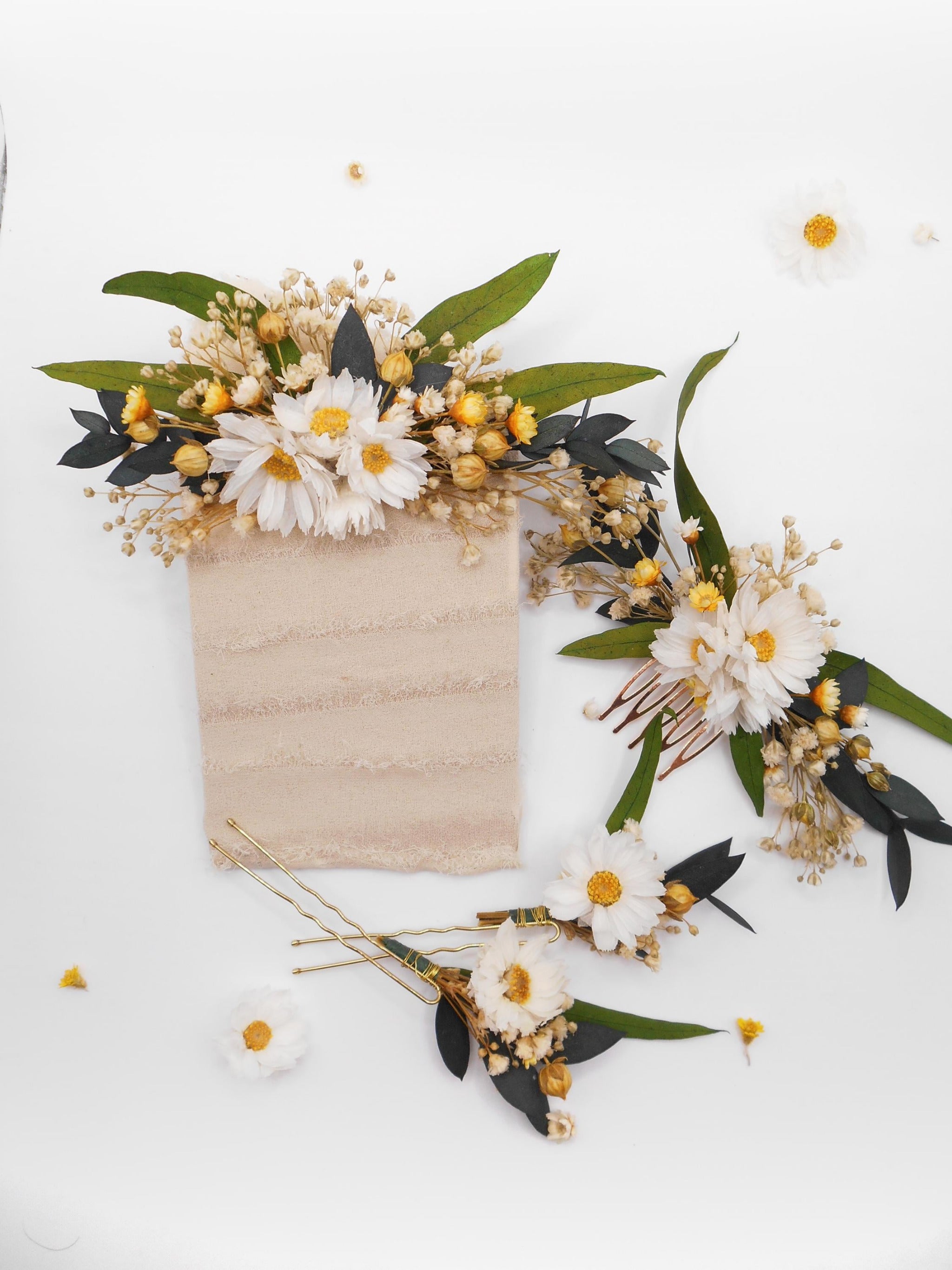 Pocket flower on a textured beige base, hair comb and hair pin set with daisies and green eucalyptus