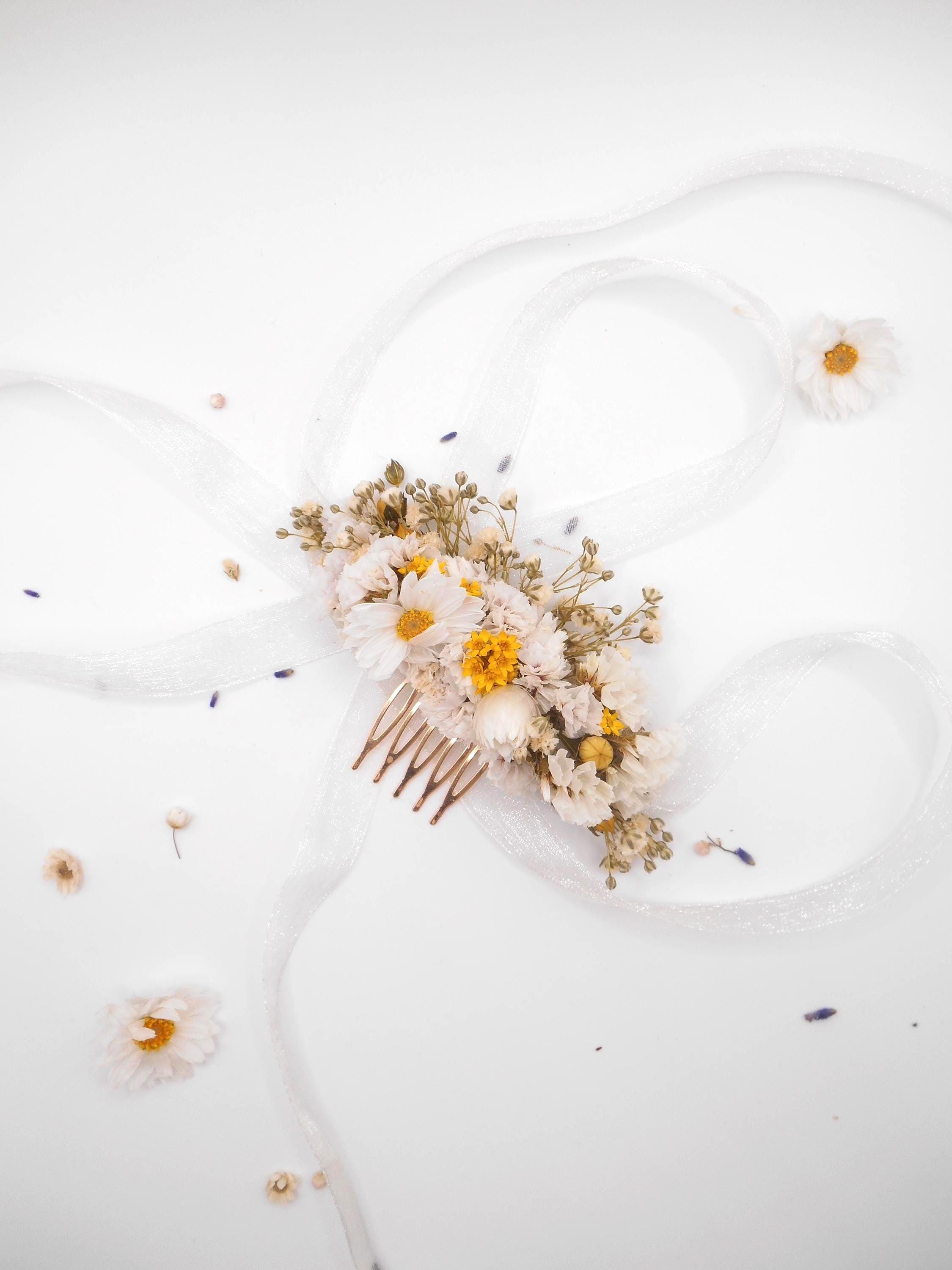 Haarkamm mit weißer Margerite & Schleierkraut | Klassischer Braut-Haarschmuck aus Trockenblumen, minimalistisches Accessoire für Hochzeitsgäste, elegante Blumenklammer