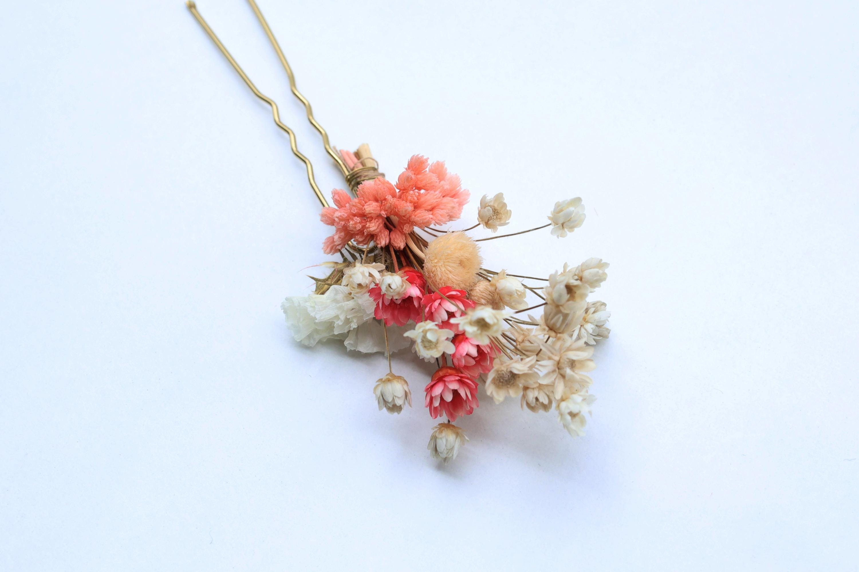 Rosa Braut-Haarnadeln mit Trockenblumen, Schleierkrautblüten in Weiß, Handgefertigte Blütenaccessoires