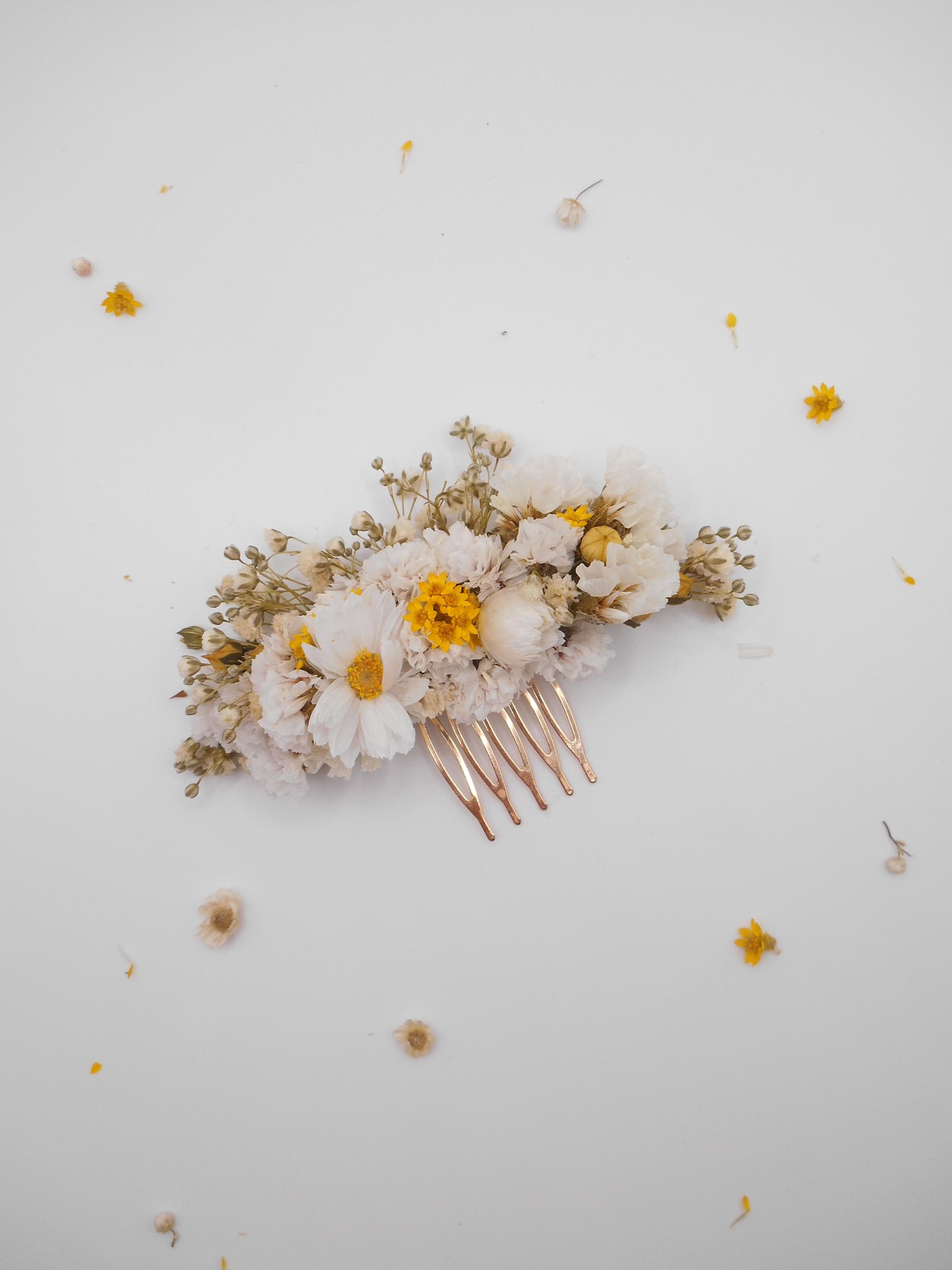 Haarkamm mit weißer Margerite & Schleierkraut | Klassischer Braut-Haarschmuck aus Trockenblumen, minimalistisches Accessoire für Hochzeitsgäste, elegante Blumenklammer