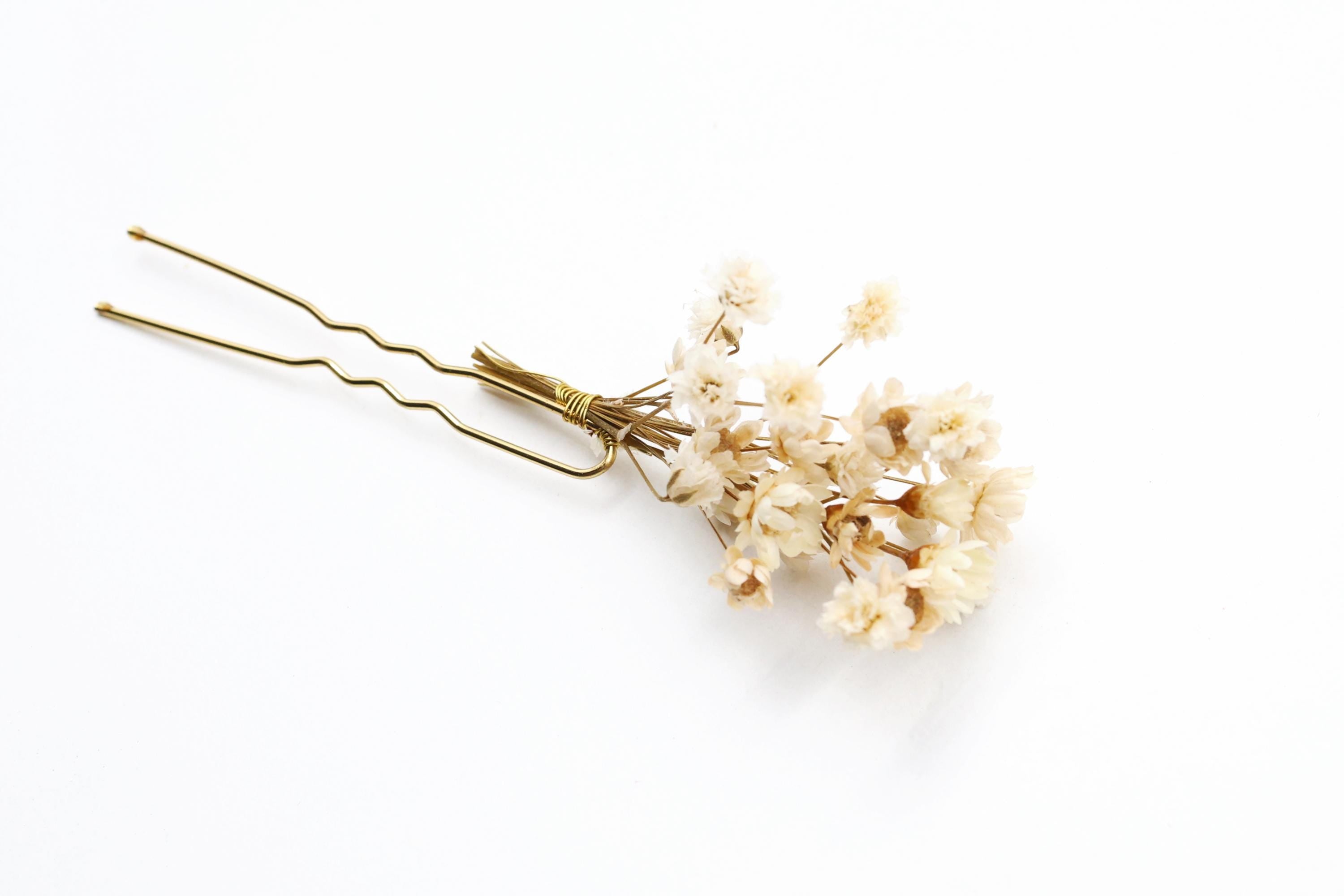 Haarschmuck für die Hochzeit, Accessoires aus elfenbeinfarbenen Trockenblumen und Schleierkraut