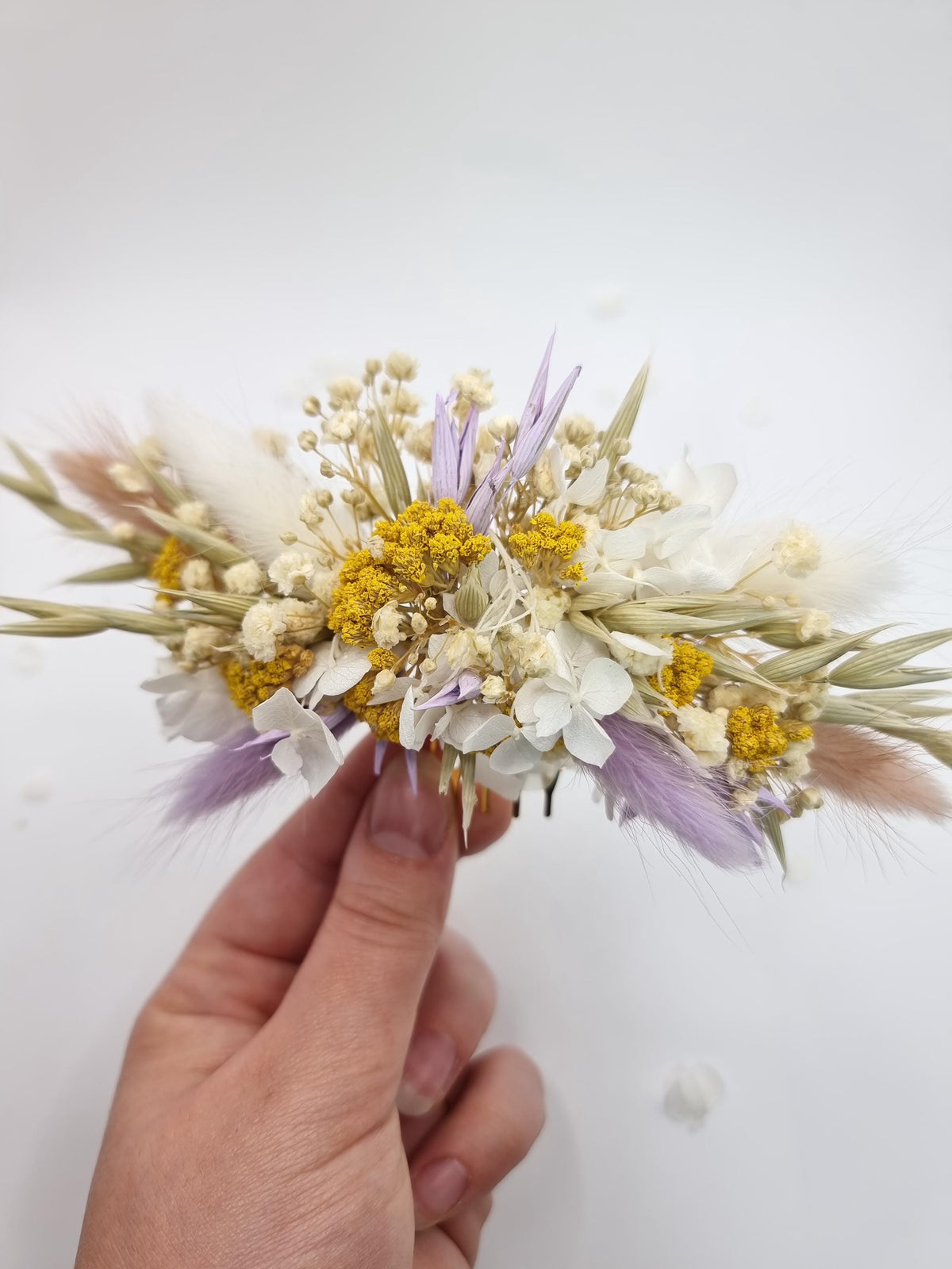 Hochzeits-Set in Lavendel und Gelb: Braut- und Brautjungfernstrauß, Blumen-Haarkamm, Hochzeitsdekoration