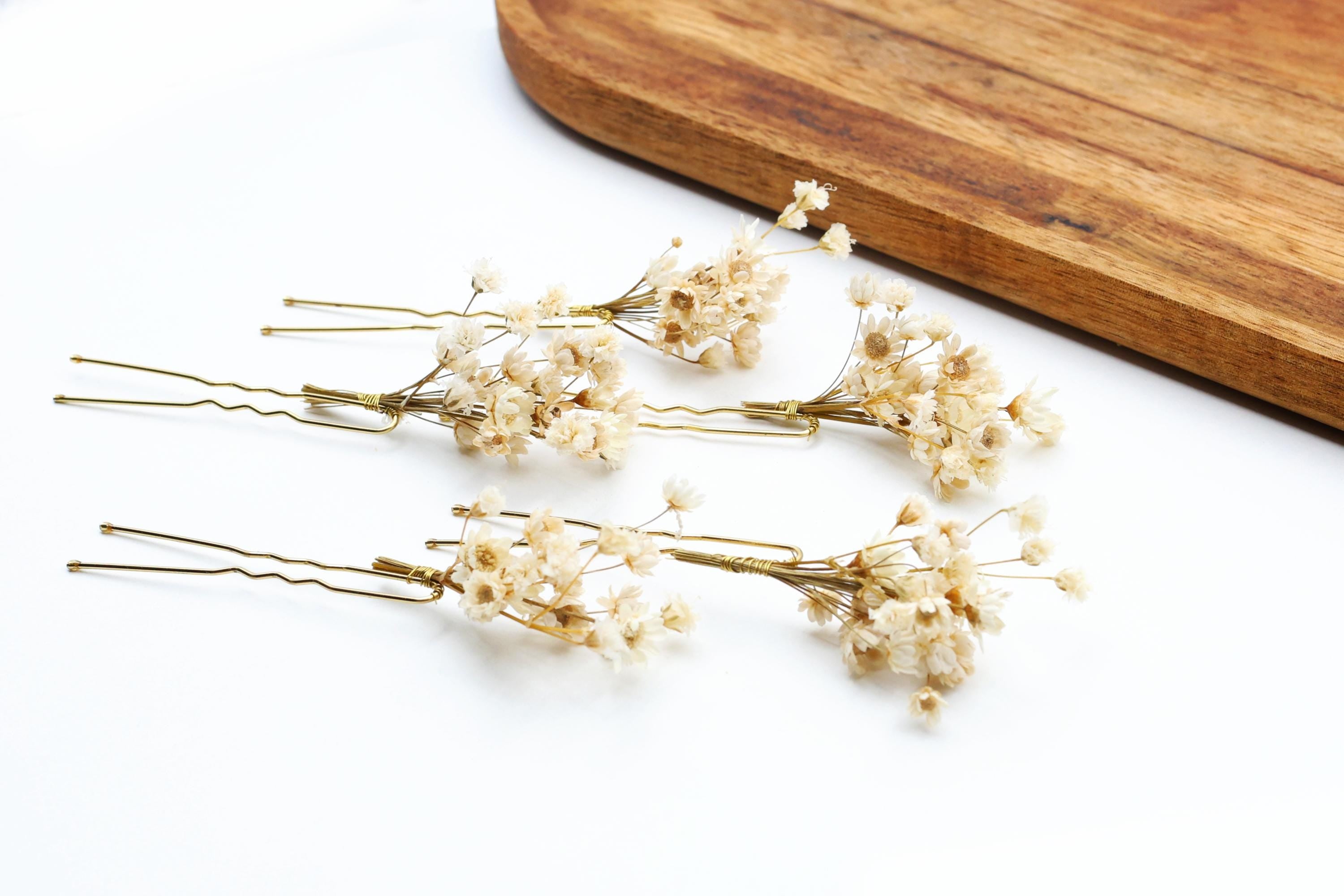 Haarschmuck für die Hochzeit, Accessoires aus elfenbeinfarbenen Trockenblumen und Schleierkraut
